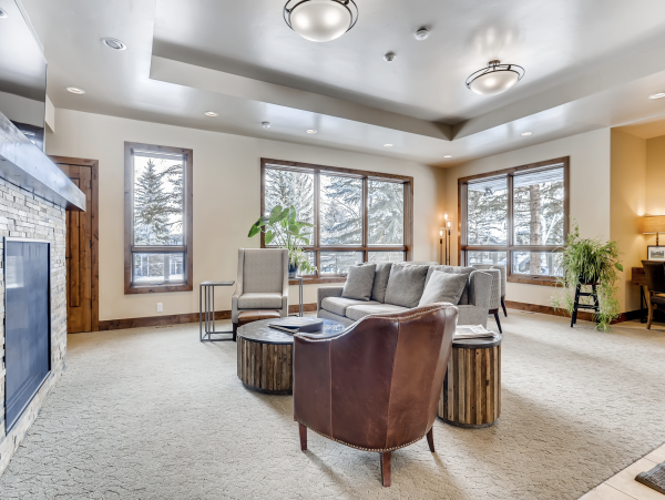 Beaver Creek Luxury Vacation Accommodation 200 Yard to Lift
